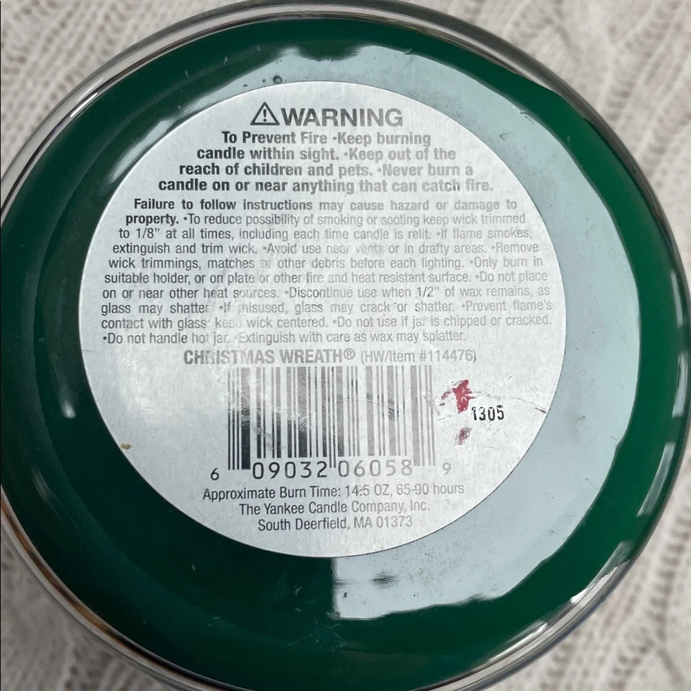 New Yankee Candle Christmas Wreath 14.5 oz Jar with lid Retired unused